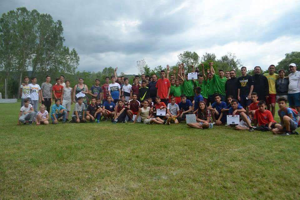 Echipe din şase localităţi s-au întrecut la Memorialul „Cupa Preot Alexandru Niţu” de la Stroeşti