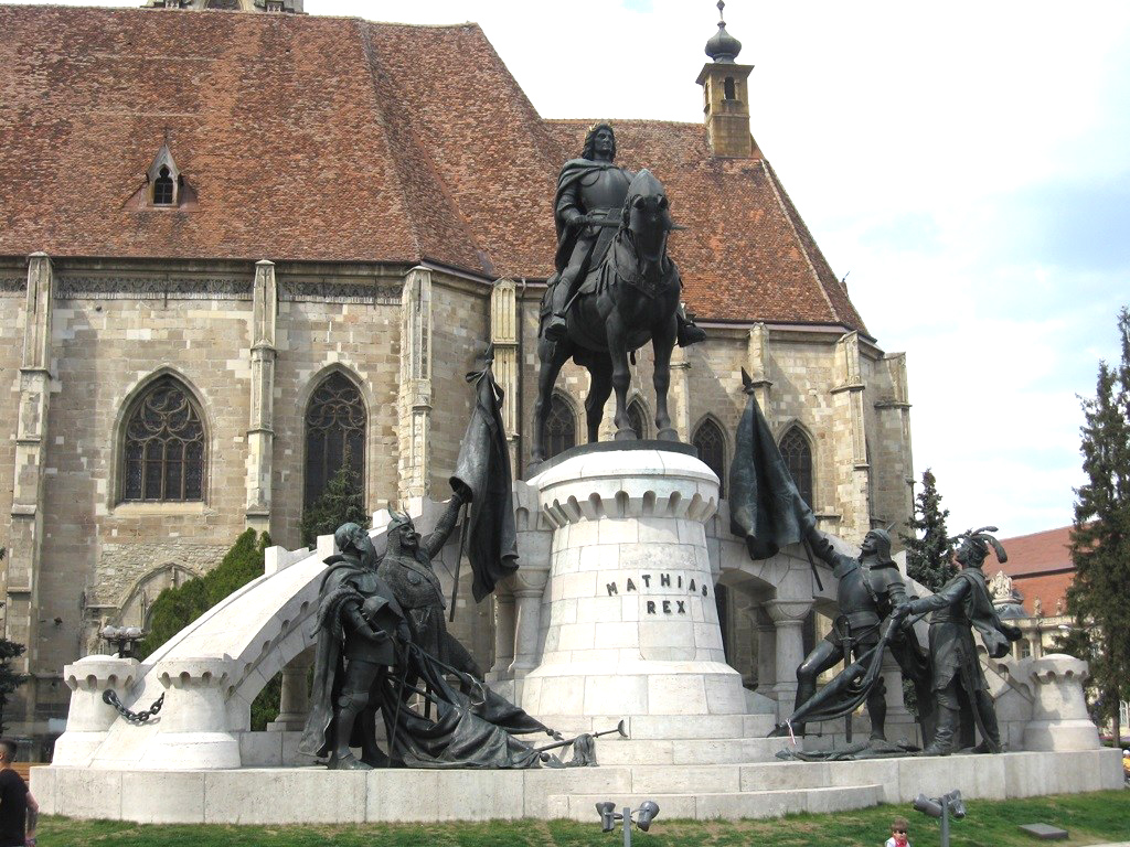 Ansamblul Monumental Matei Corvin se identifică cu centrul oraşului Cluj-Napoca
