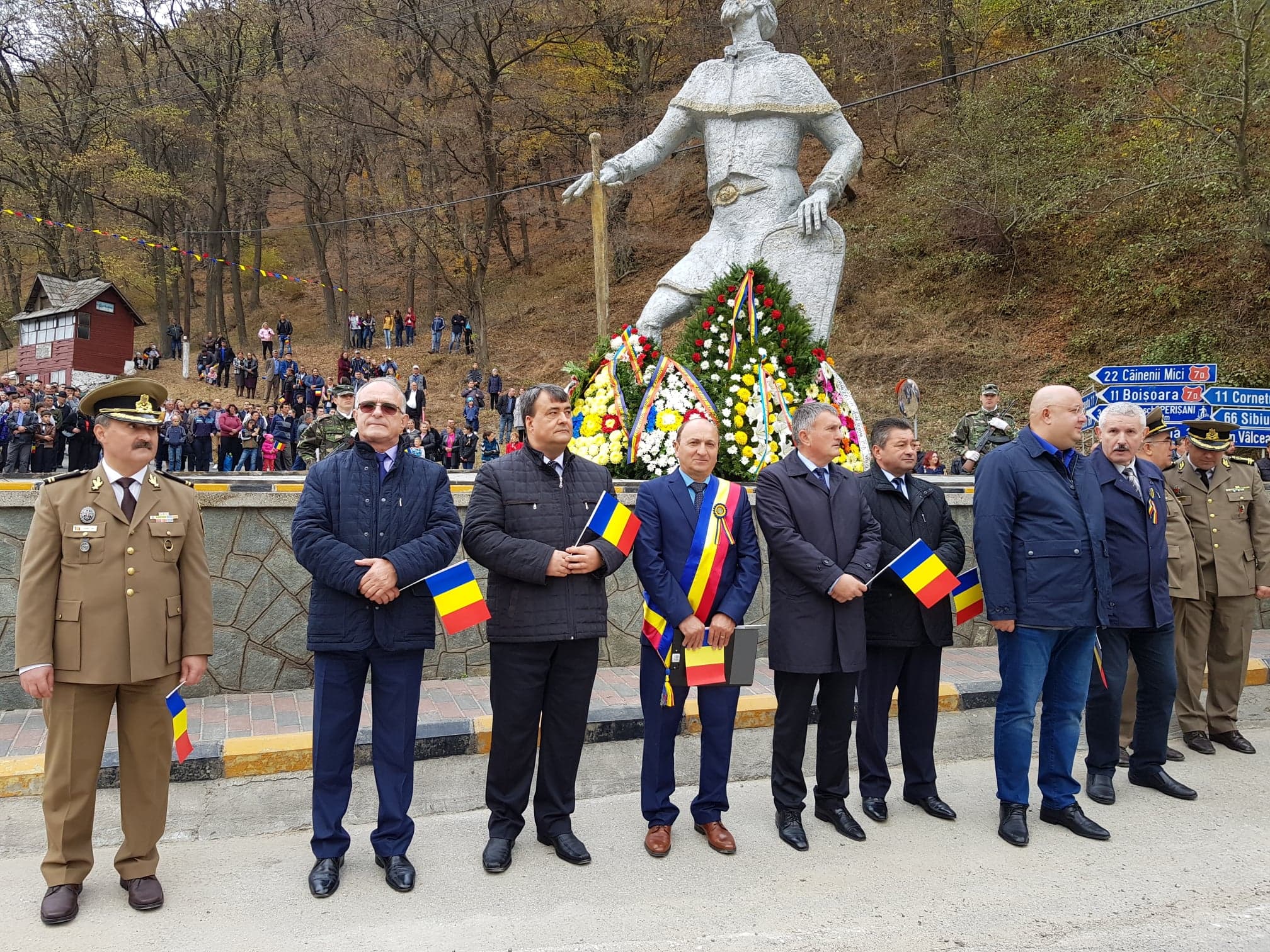 Istoria neamului românesc, celebrată cu mare fast la Perişani