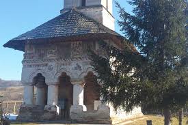 La Roşiile,  a fost refăcut acoperişul Mănăstirii Pleşeşti