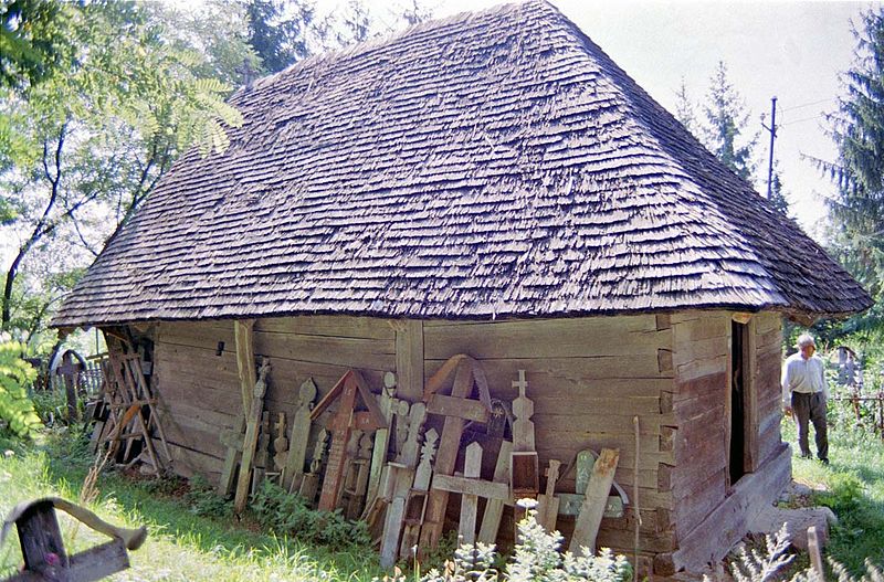 S.O.S. Bisericile de lemn din Vâlcea: mai multe monumente istorice, în pericol de dispariţie