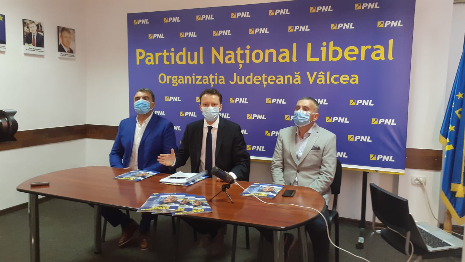 Conferinţa de presa a PNL Vâlcea la final de campanie electorală