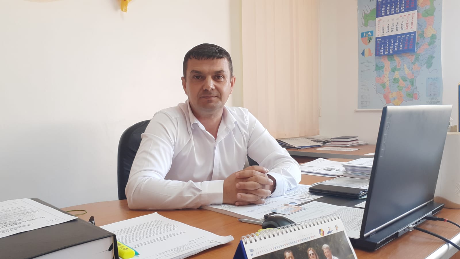 Primarul localităţii Cernişoara, pastorul Dumitru Ciorâcă: „Dumnezeu ne-a dat o mare biruinţă, în urma căreia în localitate se vor moderniza două şcoli”