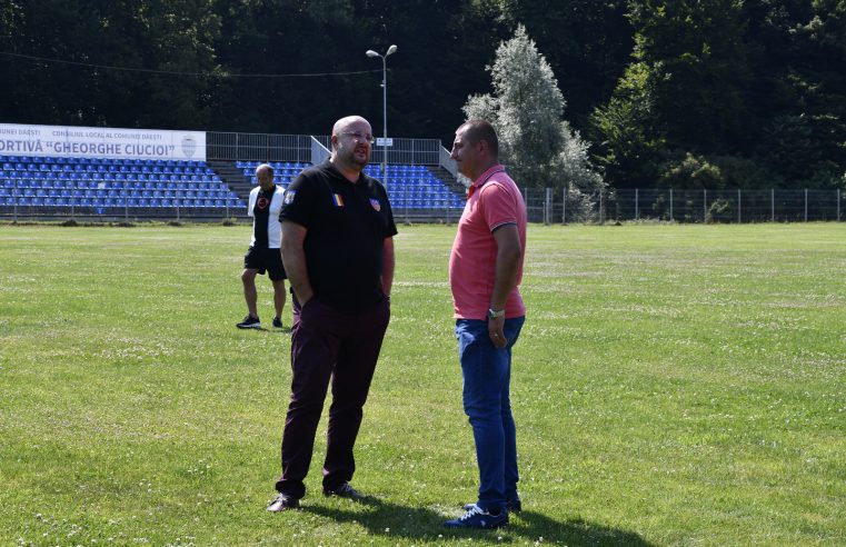 Parteneriat între CJ Vâlcea şi Primăria Dăeşti pentru susţinerea fotbalului