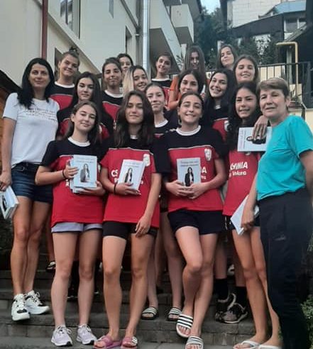 Narcisa Lecușanu le-a vizitat în cantonament pe fetele de la Chimia