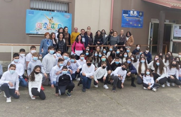 Elevi din Râmnicu Vâlcea, prezenți din Italia până în Turcia pentru a lucra împotriva cyber-bullying