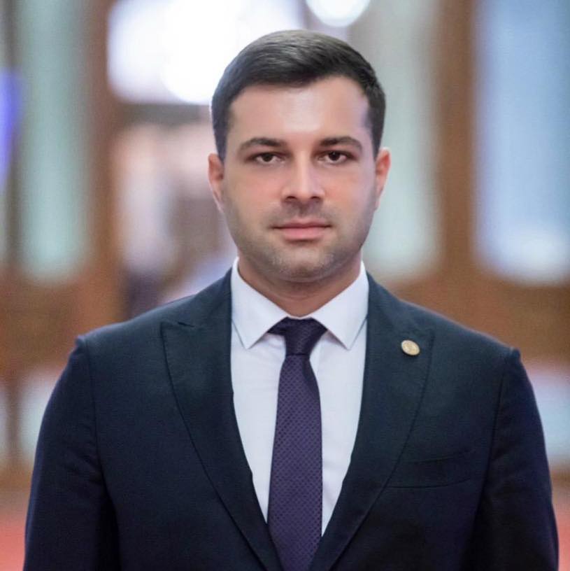 Un deputat social-democrat spune că Laurențiu Cazan se laudă cu proiectele realizate de PSD