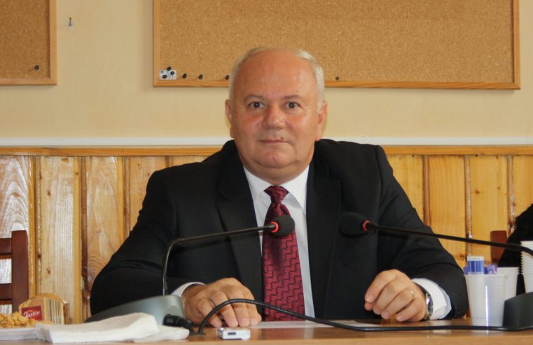 Primarul localităţii Păuşeşti Măglaşi, Alexandru Dediu: „Primordiale sunt investiţiile pentru extinderea sistemului de canalizare, a reţelei de gaze, dar şi asfaltarea tuturor drumurilor comunale”￼