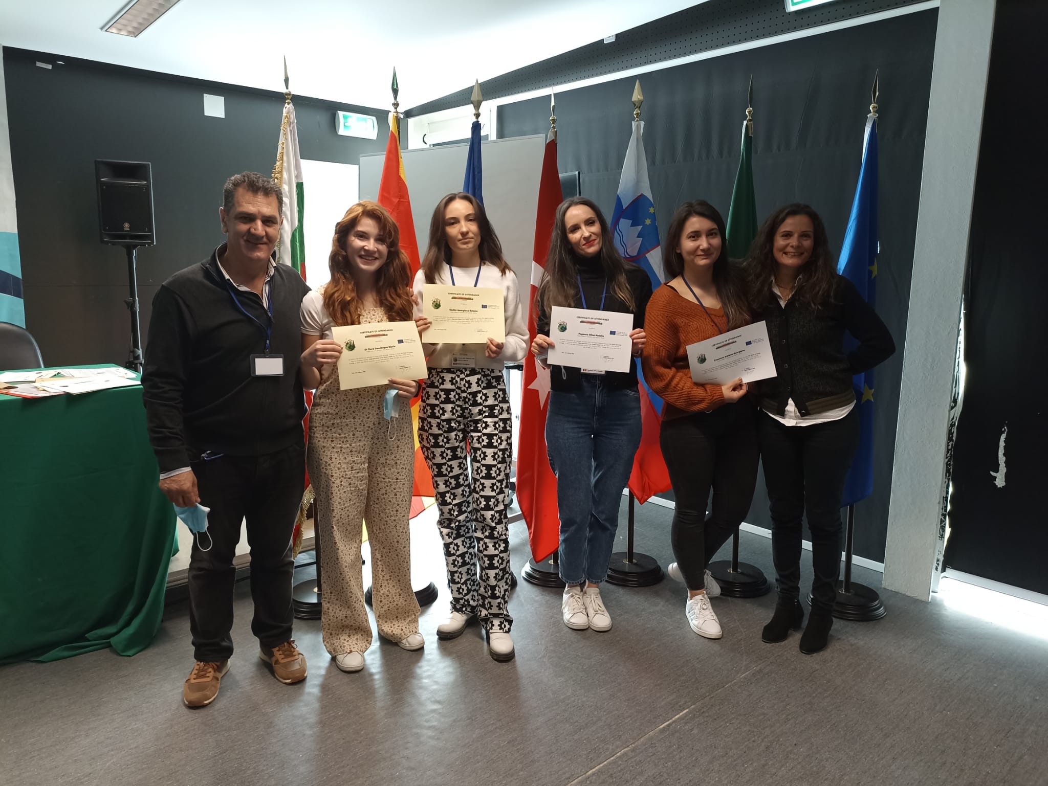4 eleve și cadre didactice au reprezentat Râmnicu Vâlcea într-un proiect Erasmus din Portugalia