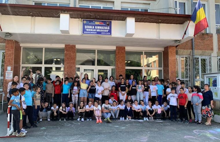 Educație rutieră la școală | Activitate preventiv-educativă în parteneriat cu I.P.J. Vâlcea, organizată la Școala Nicolae Bălcescu