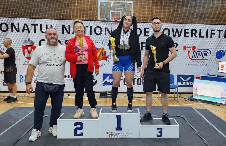 Salbă de medalii pentru sportivii de la Chimia la Campionatul Național de powerlifting clasic