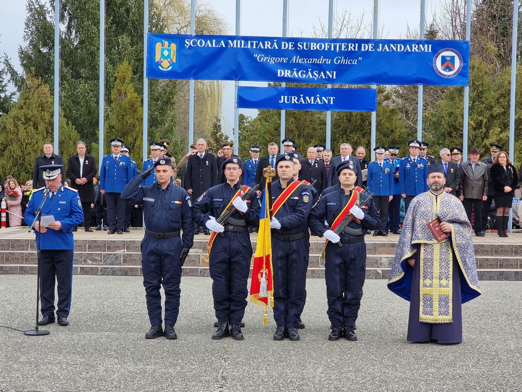 Ceremonialul depunerii Jurământului Militare la Școala Militară de Subofițeri de Jandarmi „Grigore Alexandru Ghica” Drăgășani