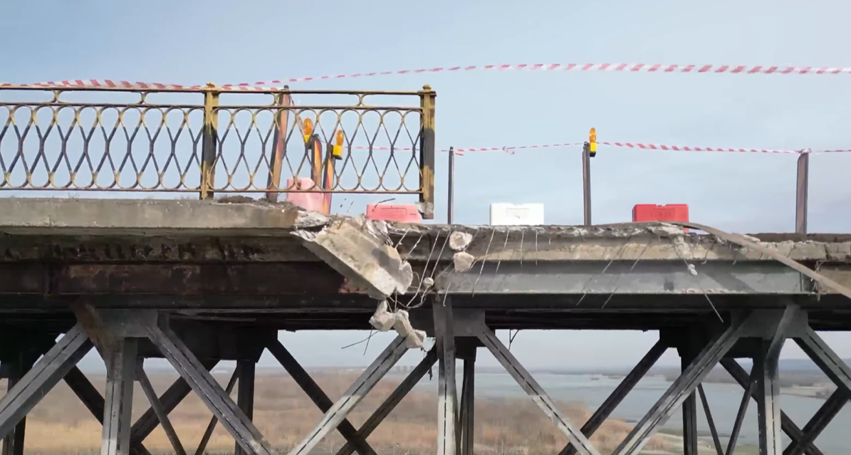 Prăbușirea parțială a podului de la Drăgășani ar putea fi rezultatul dezinteresului autorităților