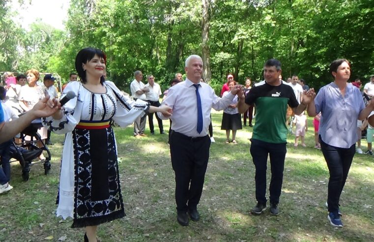 Primăria și Consiliul Local Dănicei au organizat duminică, 11 iunie, „Festivalul Cireşarii”