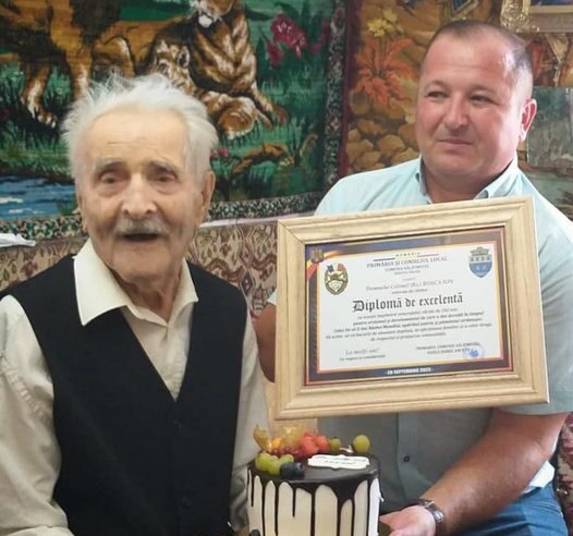 Sărbătoarea centenarului: locotenent-colonelul Ion Ghe. Roșca, veteran de război de 102 ani, omagiat în comuna Sălătrucel