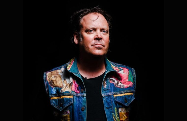 Scriitorul Charlie Ottley: „Oltenia este extraordinar de frumoasă și vreau să arăt întregii lumi că merită cel puțin atenția acordată Transilvaniei”