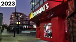 restaurant nou McDonald's in Ostroveni 