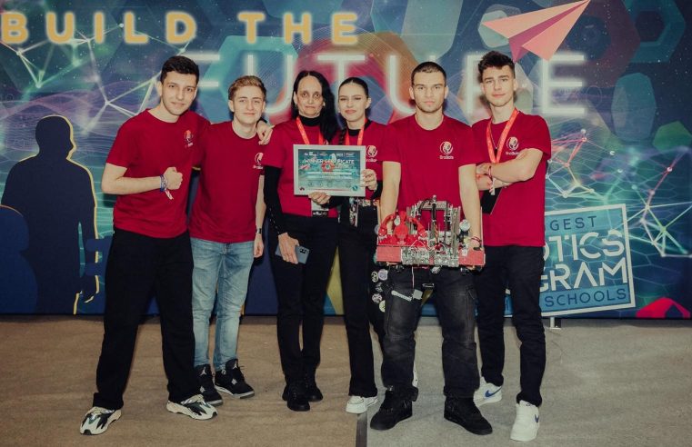 Echipa de robotică BroBots a C.N. „Alexandru Lahovari” a câștigat Premiul I Think Award la Arad