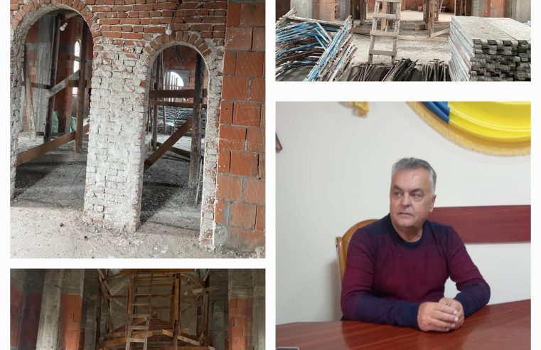 Primarul Constantin Cîrstina și comunitatea din satul Scaioși ridică o biserică piatră cu piatră
