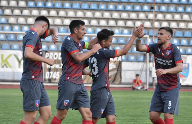 SCM Râmnicu Vâlcea câștigă cu Viitorul Dăești și urcă în premieră pe primul loc în seria de Liga 3