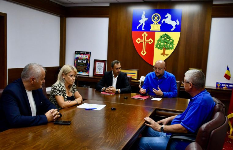 Mobilier modern pentru patru biblioteci vâlcene