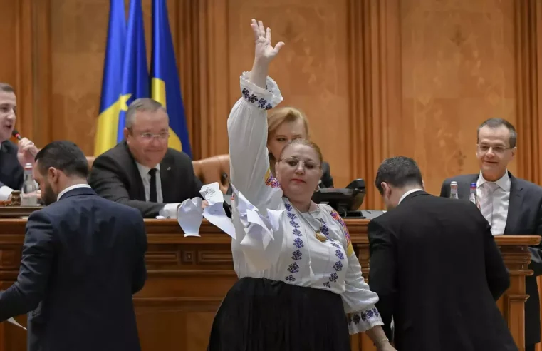 CCR ucide democrația pentru a salva puterea: Șoșoacă, victima unui joc politic putred