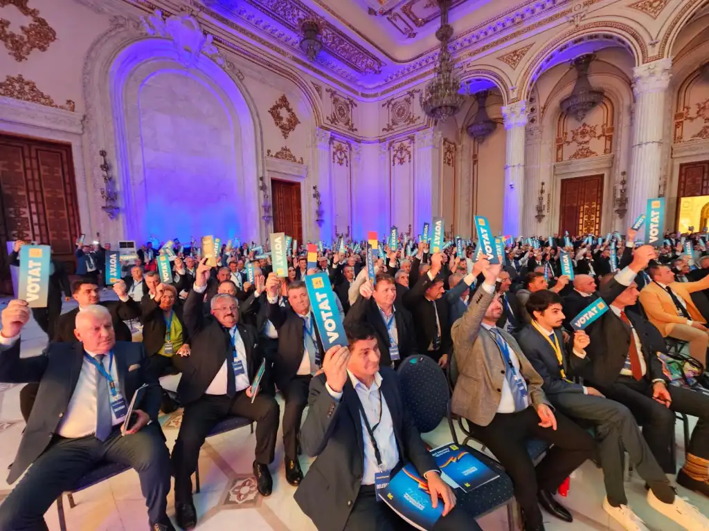 Între gargara politicienilor și tăcerea care face diferența