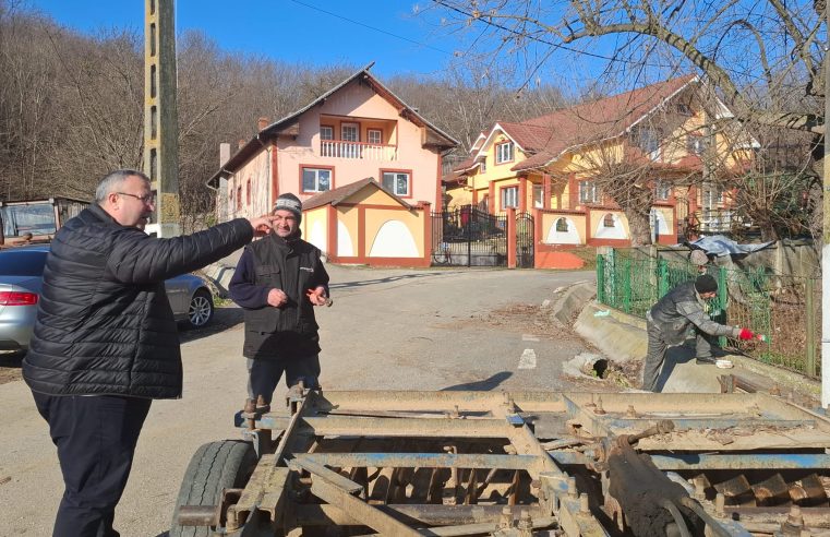 La Drăgoești: curățenie, ajutor pentru biserici și sprijin pentru cei nevoiași – Primarul Dorinel Boncan: «Aici, fiecare zi e despre muncă pentru oameni!»”