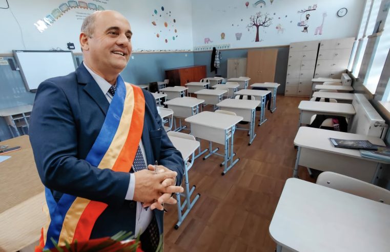 La Drăgășani se investește în școli ca niciodată până acum: mobilier nou, fonduri europene și condiții mai bune pentru elevi