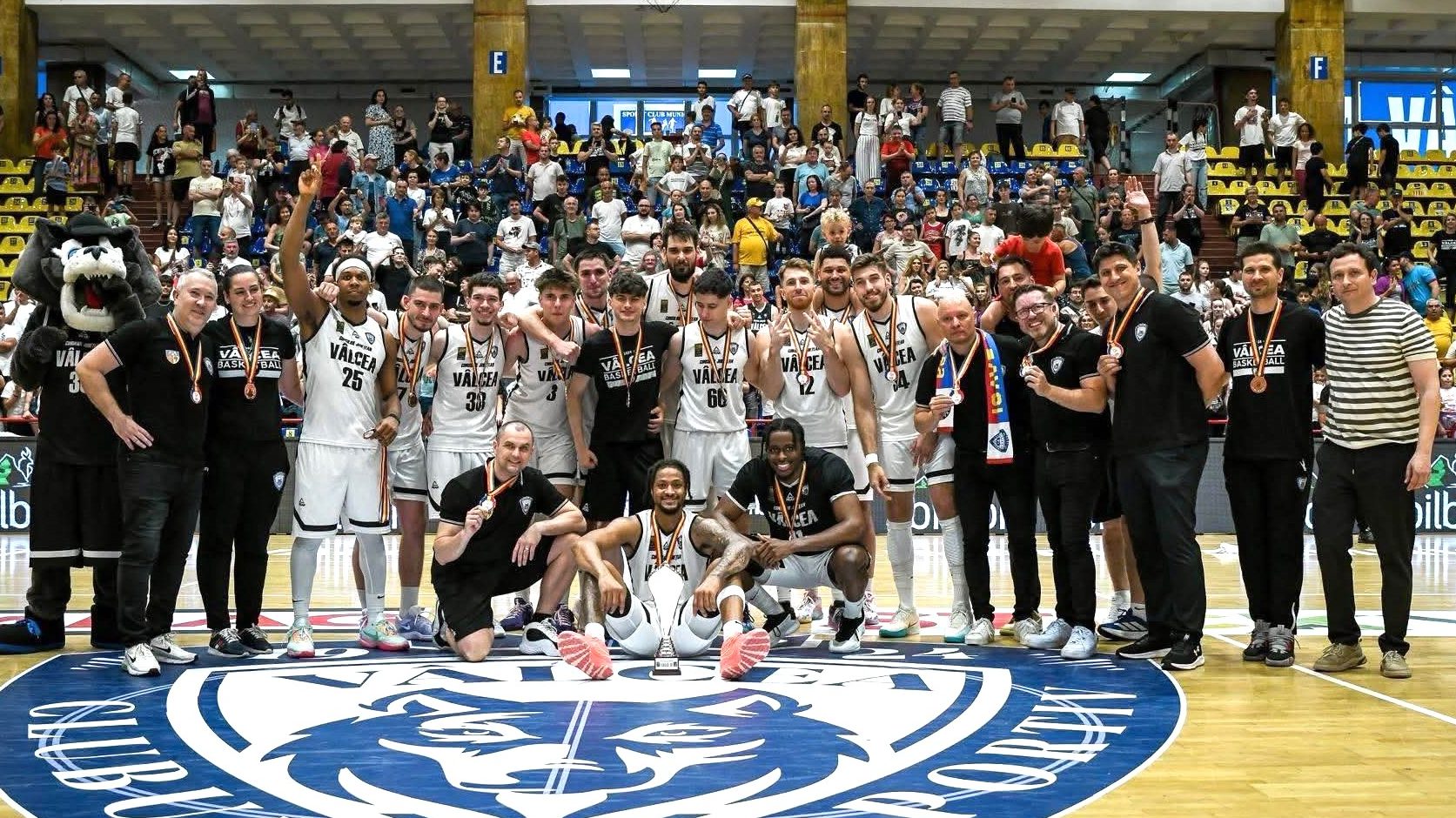 ”Lupii negri” câștigă prima medalie din istoria baschetului masculin vâlcean. Un bronz cât aurul!