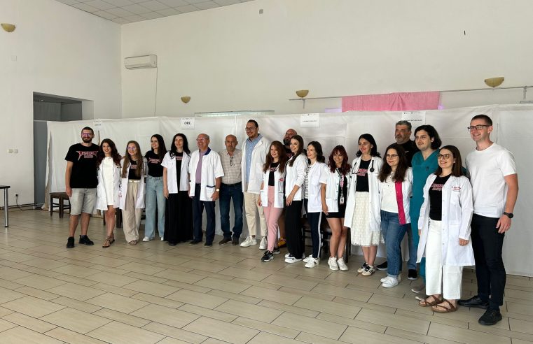 Oameni pentru oameni, la Mădulari: Medici de elită din Timișoara au oferit consultații gratuite zecilor de localnici veniți la caravană. Primarul Daniel Dimulescu: «Este o lecție de omenie și respect»