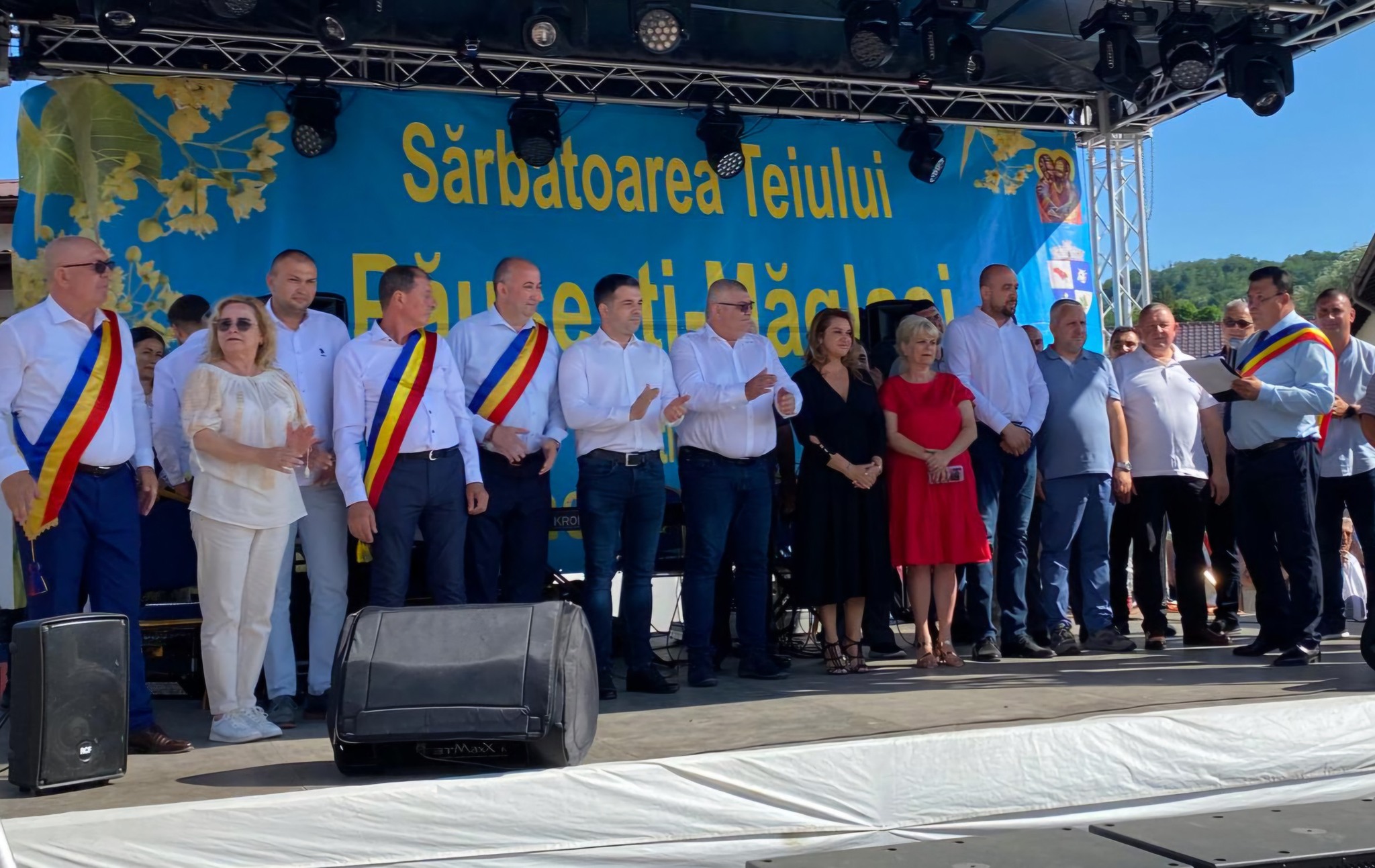 Teiul în floare și satul în sărbătoare: Păușești Măglași, zi mare cu muzică, premii și hore în mijlocul comunității