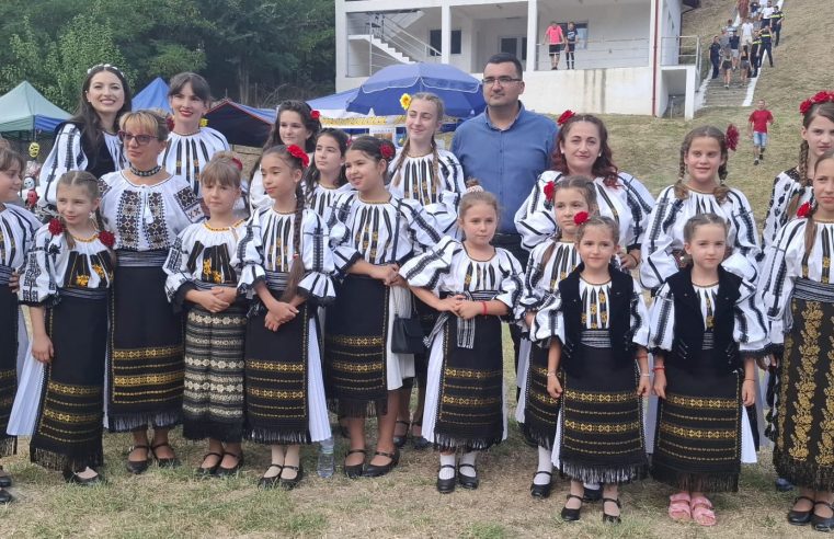 Copiii au fost în prim plan la ziua comunei Scundu. primarul Mihai Blejan: „Această sărbătoare este pentru ei și pentru toată comunitatea”