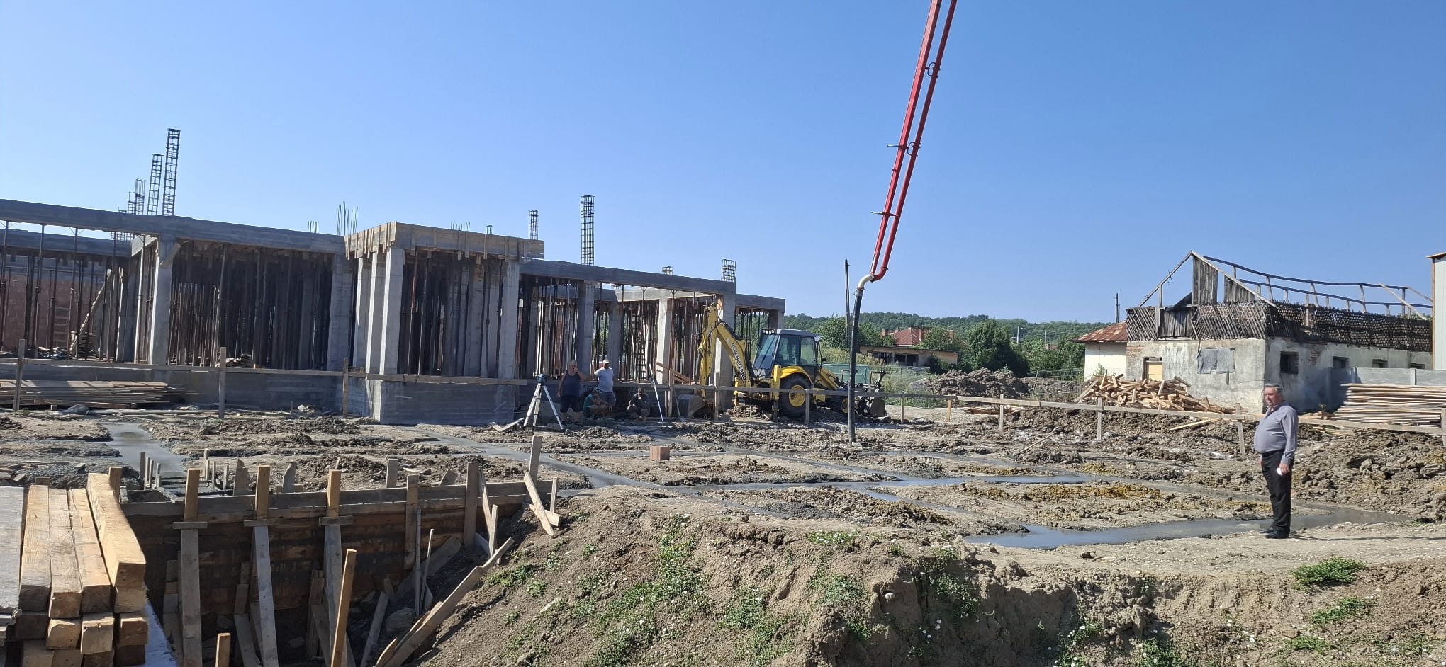 La Bălcești, șantierele au devenit o imagine obișnuită – creșa și blocurile pentru tineri se alătură valului de investiții