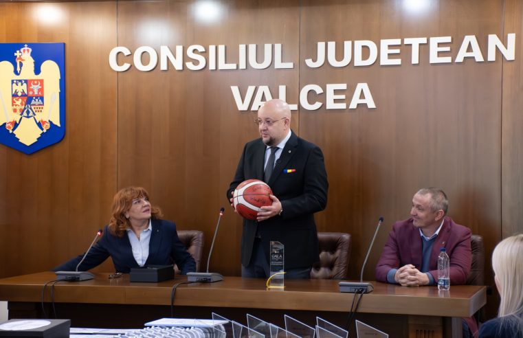 Râmnicu Vâlcea devine capitala baschetului: primul premiu internațional ajunge la Constantin Rădulescu