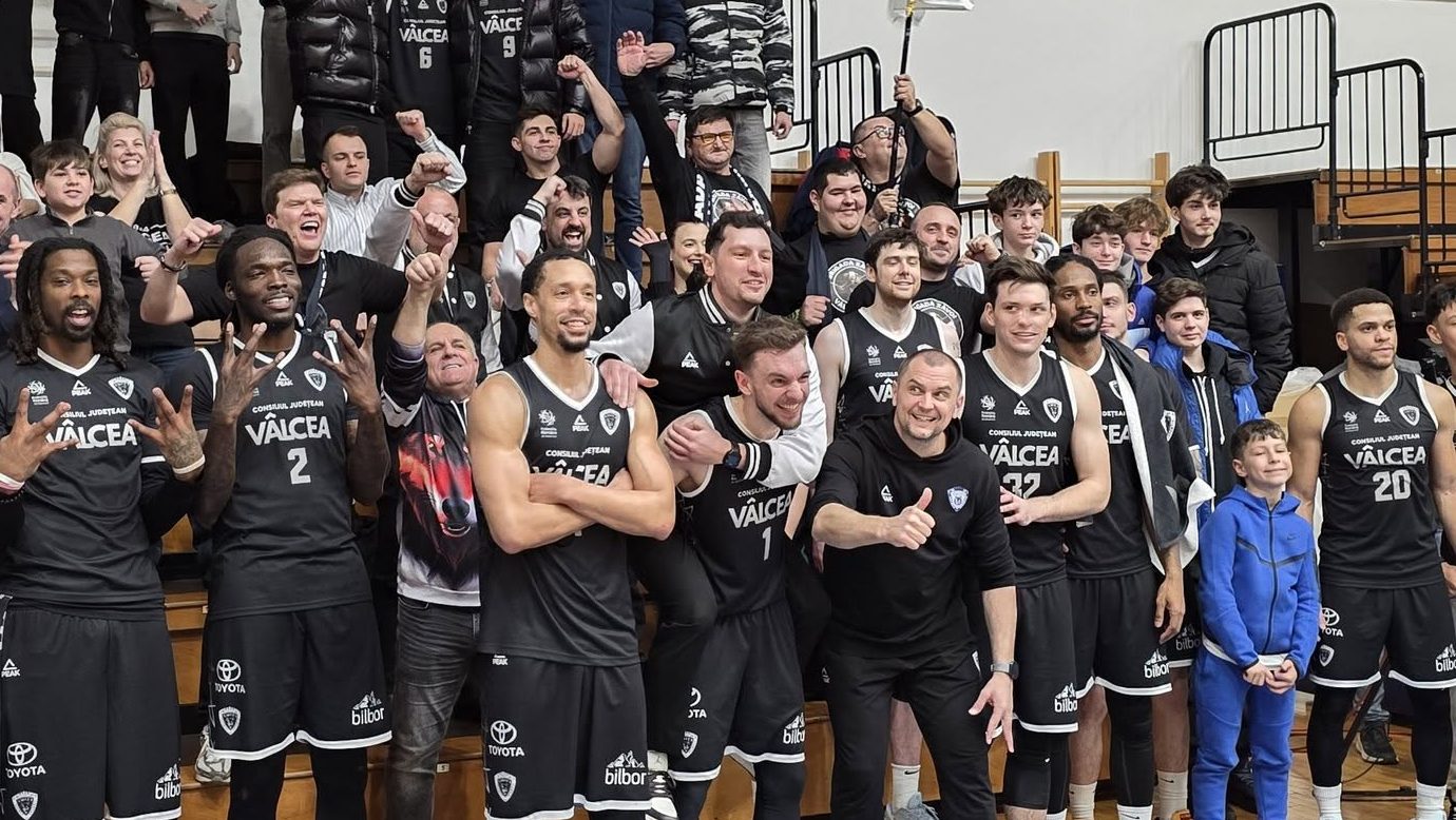 Remontada haitei! Vâlcea întoarce cu Dinamo un deficit de 13 puncte și câștigă