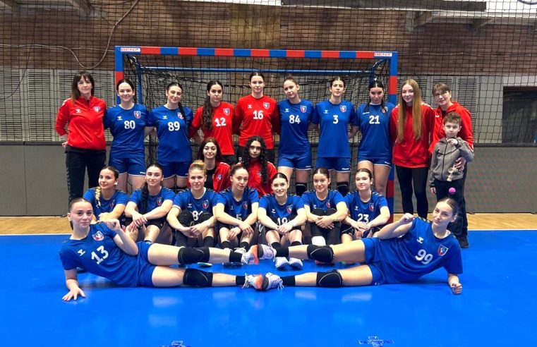 Performanță pentru handbalul juvenil vâlcean. Junioarele 1 și 3 de la SCM merg la turneele semifinale