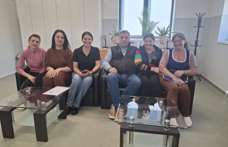 La Lungești s-a deschis Centrul pentru seniori „Sfânta Maria”, locul unde singurătatea se transformă în bucurie, iar dorința de a trăi între oameni aduce prietenie, povești și liniște sufletească